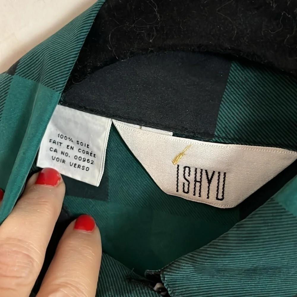 Ishyu Green and black 100% silk buffalo check button down size lg - Picture 2 of 5